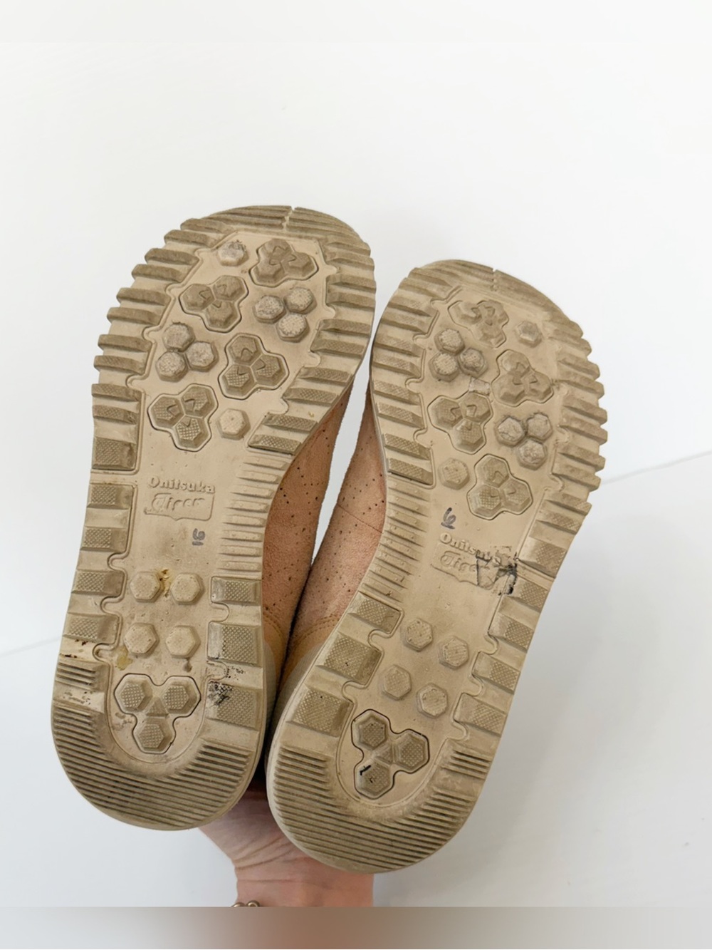 Asics - Onitsuka Tiger Samsara Lo Sneakers - Apricot Suede - 6 - Picture 15 of 15